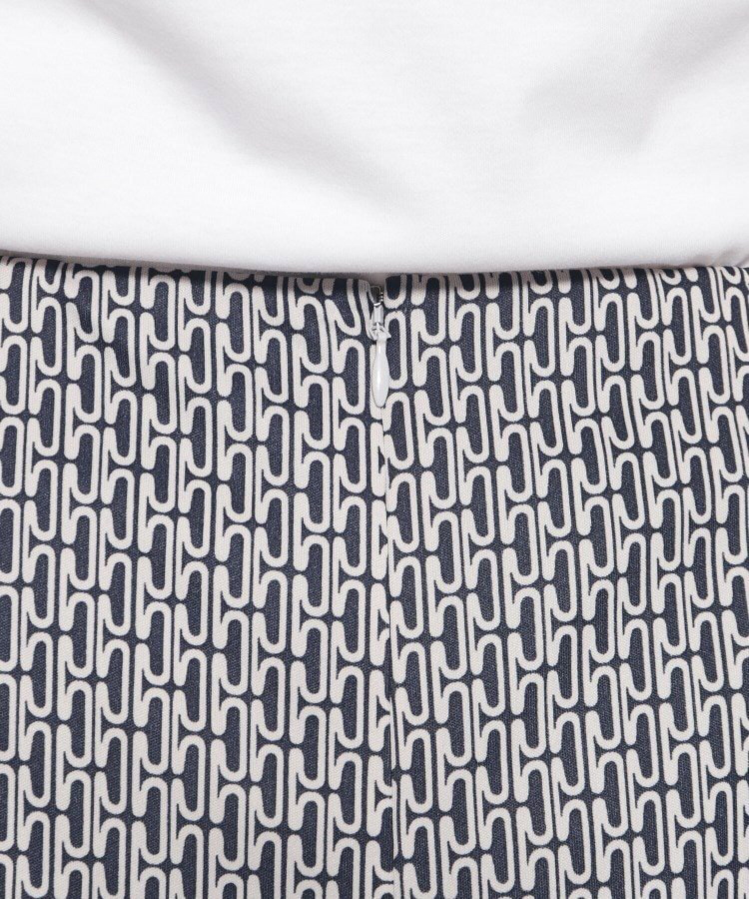 【洗える/日本製/セットアップ可】シャープな雰囲気に!ジオメ柄のタイトスカート